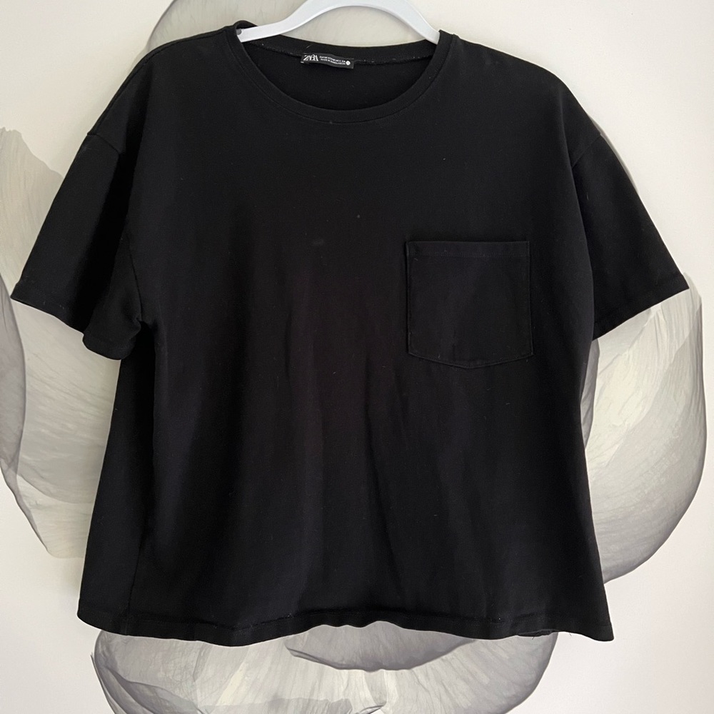 Zara Tshirt with pocket Size M